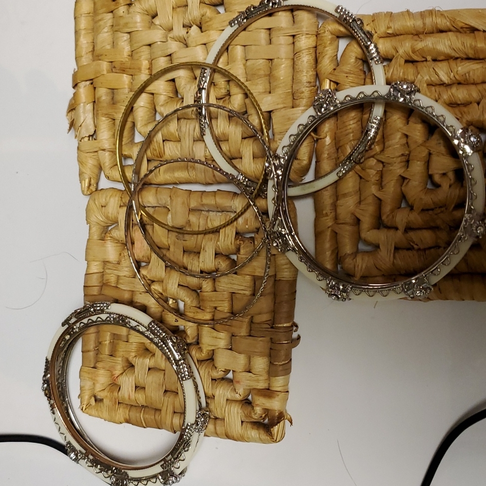 7 Bangle bracelet bundle metal and plastic combo